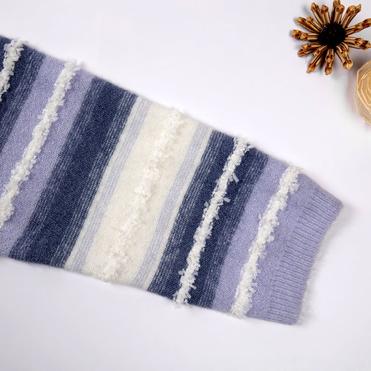 بلوز شیرین یقه گرد گشاد SM-K0047 شیب دار راه راه بلوز شیرین یقه گرد گشاد SM-K0047 شیب دار راه راه