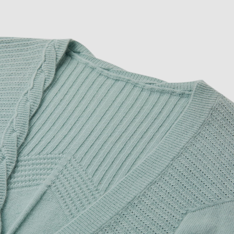 ژاکت کشباف بافتنی تک سینه یقه وی ML2218 با دکمه های گلبرگ ژاکت کشباف بافتنی تک سینه یقه وی ML2218 با دکمه های گلبرگ