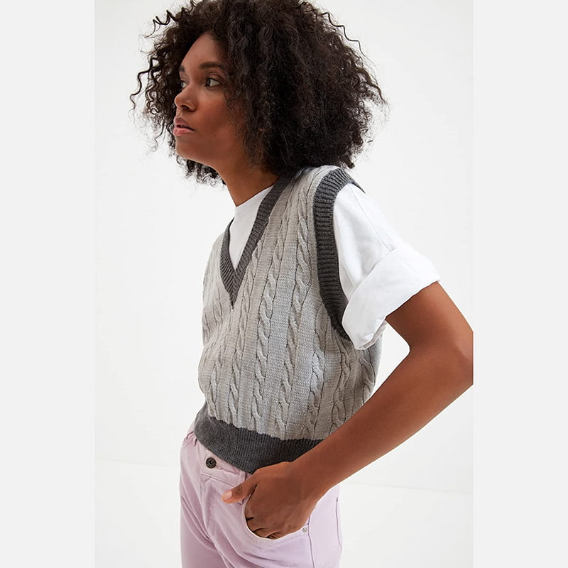 جلیقه بافتنی با یقه V نفیس SM-K0100 جلیقه بافتنی با یقه V نفیس SM-K0100