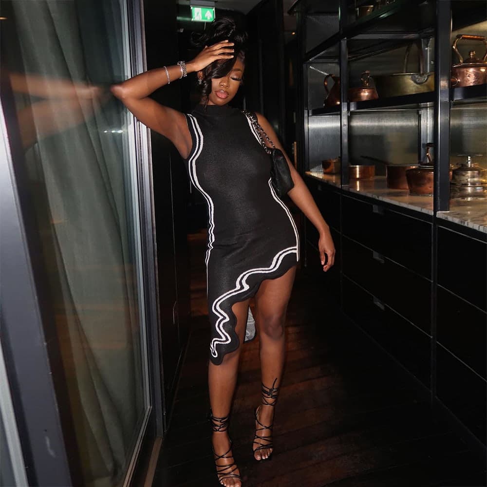 لباس بافتنی راه راه نامنظم یقه بدون آستین SM-K0079 لباس بافتنی راه راه نامنظم یقه بدون آستین SM-K0079